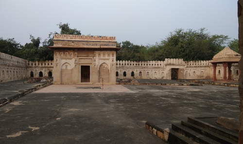 Place Where Jamali Kamali Were Buried